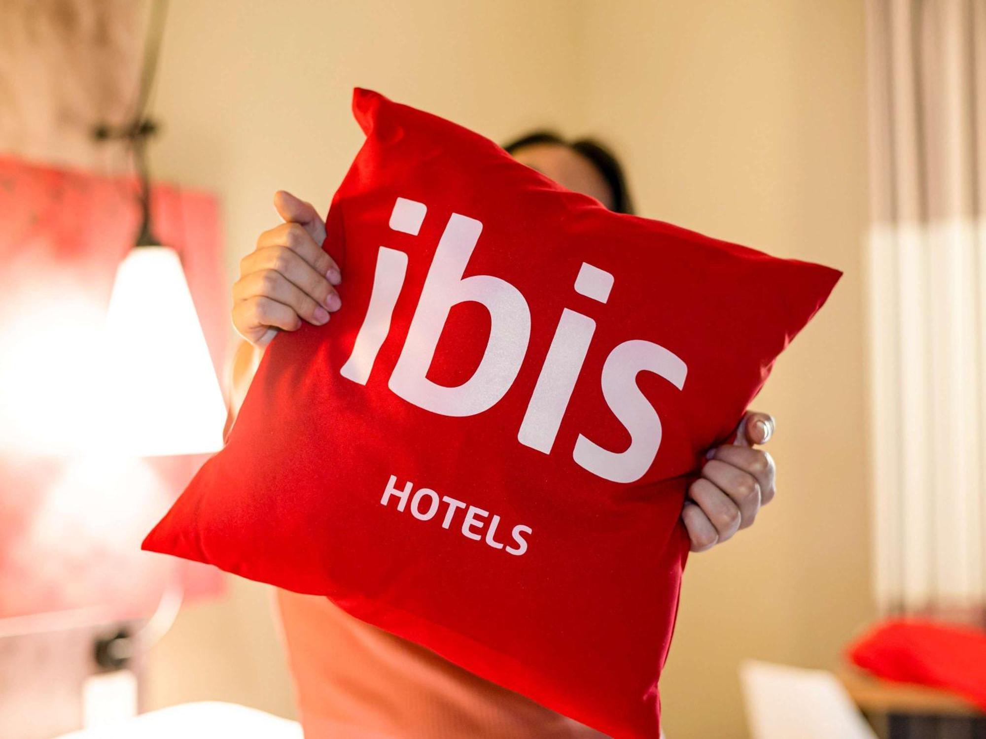 Готель Ibis Ірун Екстер'єр фото